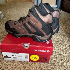 NEW Wolverine W080008 Men's Wilderness Waterproof Work Hiking Boots Size 10.5